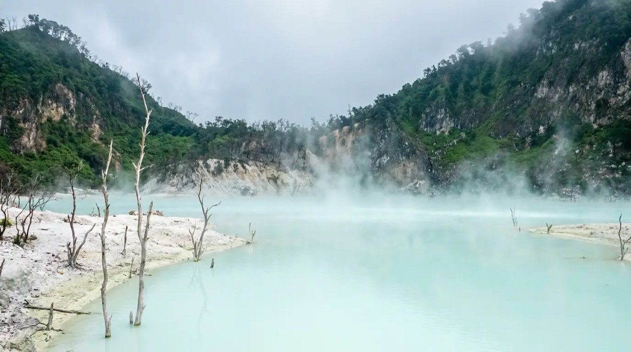 Kawah Putih dan Situ Patenggang: Panduan Lengkap Sehari di Ciwidey